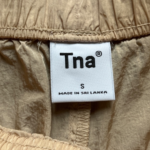 Tna/Aritzia Claremont Short - Picture 4 of 4